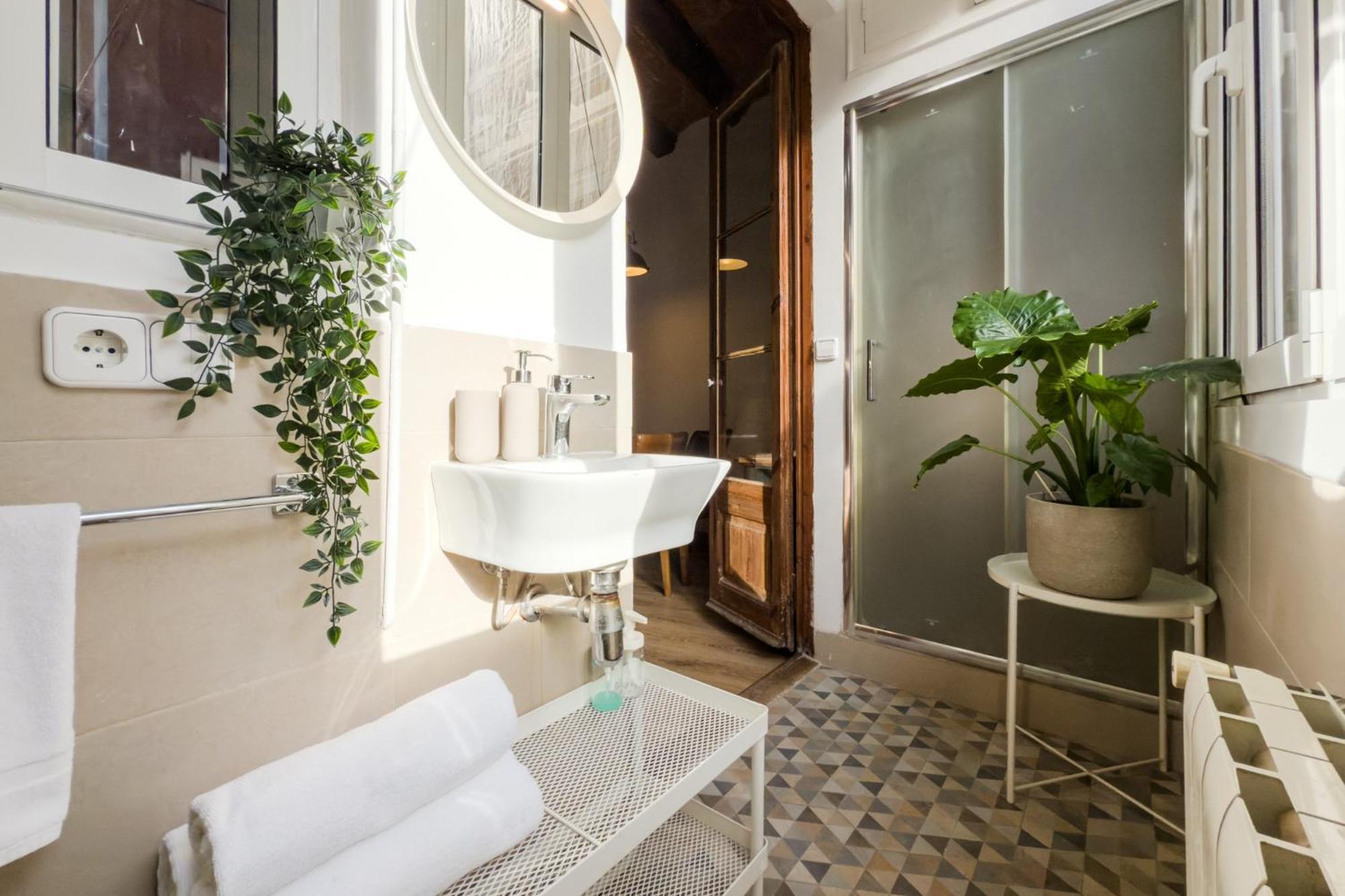 Magalhaes - Trad Flat In Poble Sec, Near Ramblas Barcelona Eksteriør billede