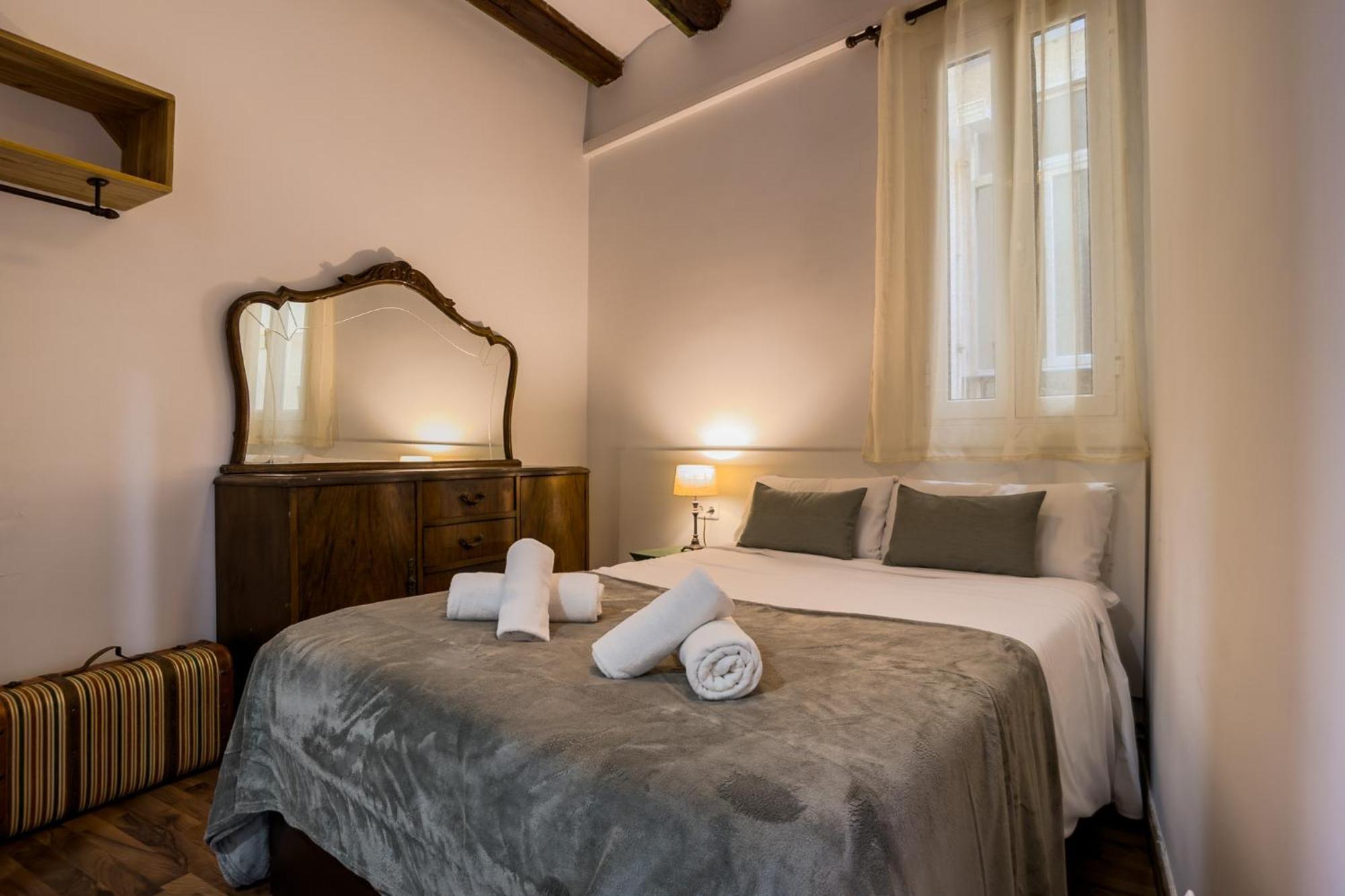 Magalhaes - Trad Flat In Poble Sec, Near Ramblas Barcelona Eksteriør billede