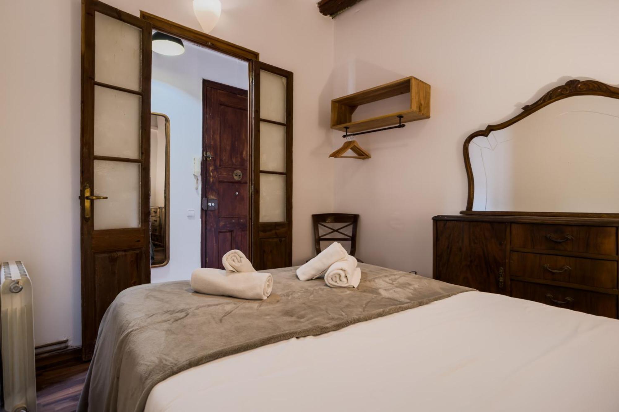Magalhaes - Trad Flat In Poble Sec, Near Ramblas Barcelona Eksteriør billede